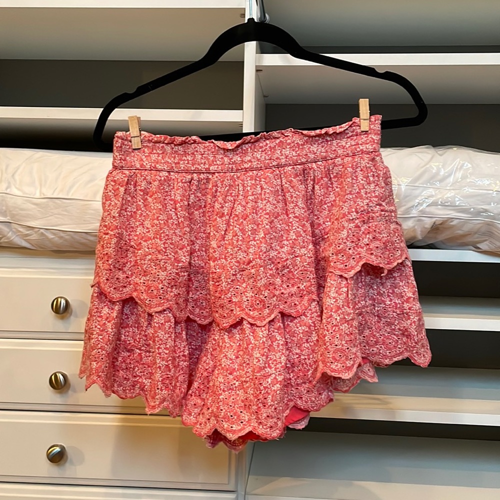 American Eagle pink flowy shorts
